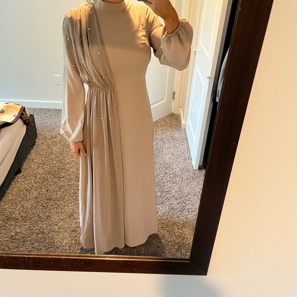 Modest Mauve Dress with Pearl detail - Picture 3 of 4